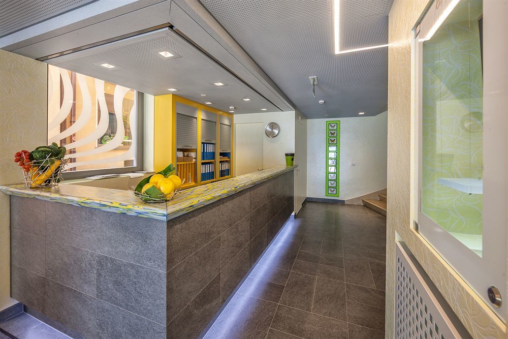 Hotel Carcani By Ketty & Tommy 3*